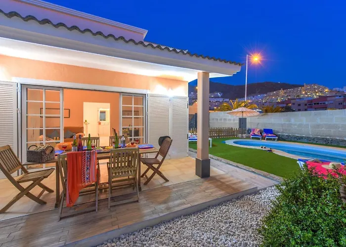 Villa Aloe Con Piscina Climatizada, Playa Fanabe, Costa Adeje