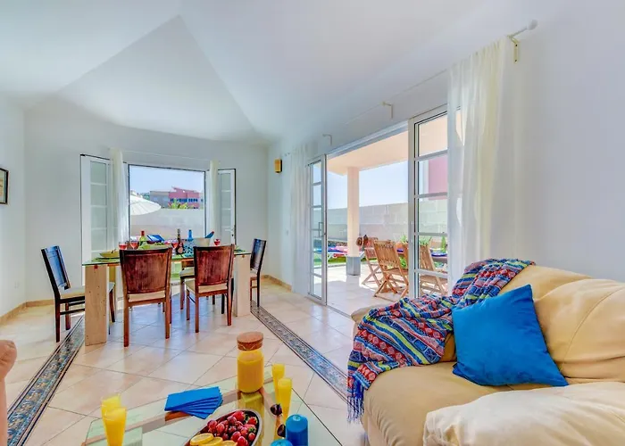 Villa Aloe Con Piscina Climatizada, Playa Fanabe, Costa Adeje